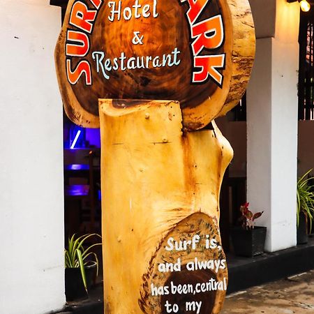 アルガムベイ Surfers Park Arugambay Bed & Breakfast エクステリア 写真