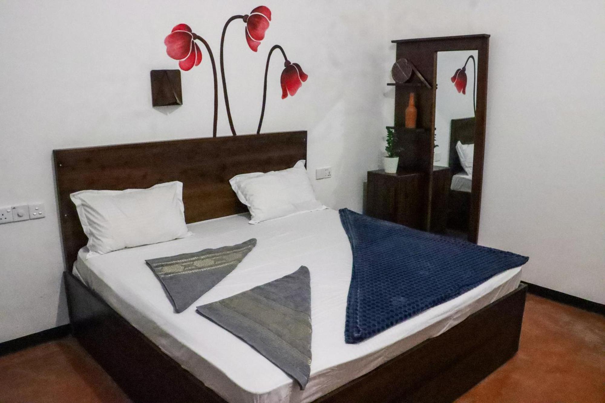 アルガムベイ Surfers Park Arugambay Bed & Breakfast エクステリア 写真