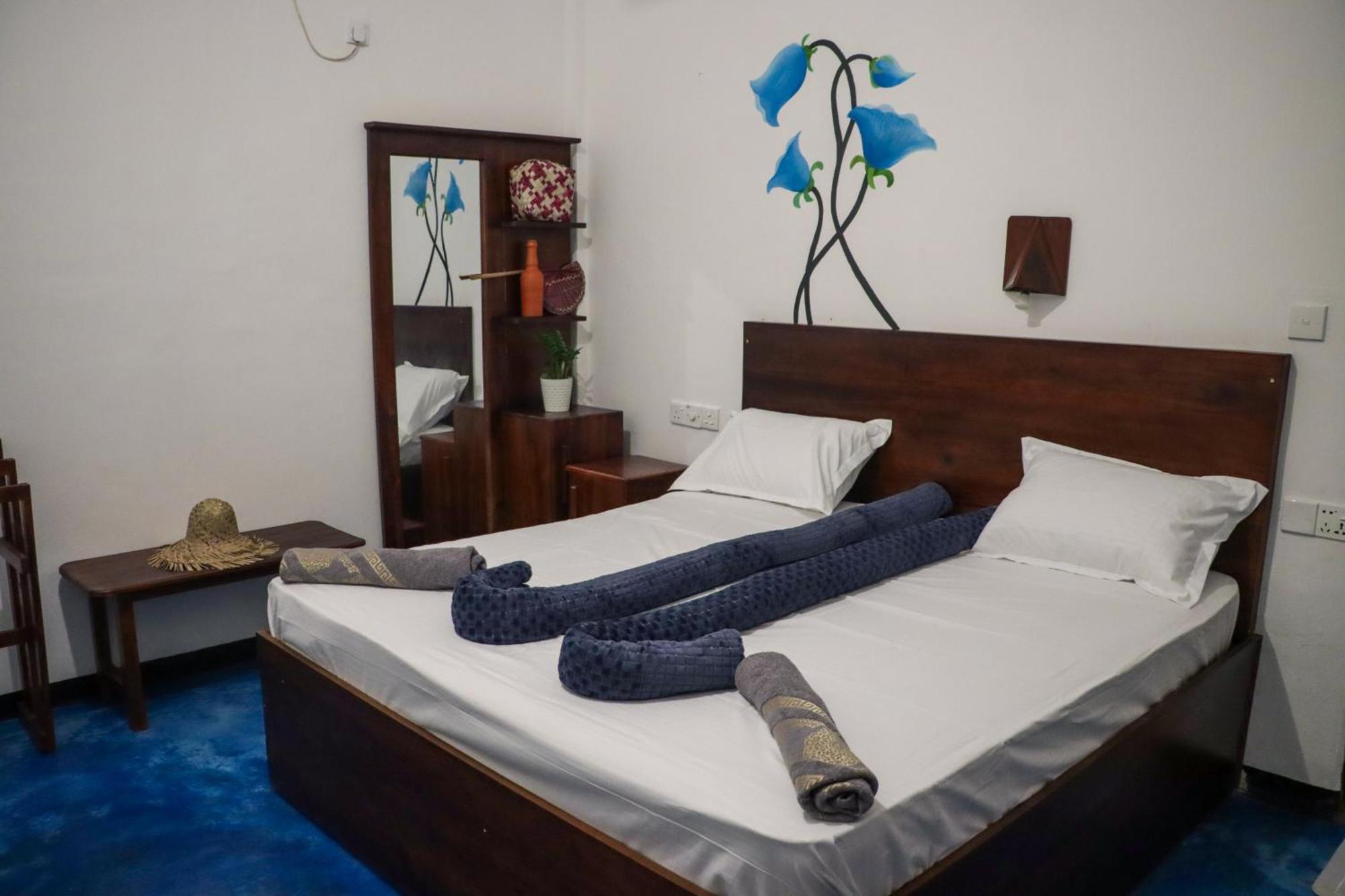 アルガムベイ Surfers Park Arugambay Bed & Breakfast エクステリア 写真