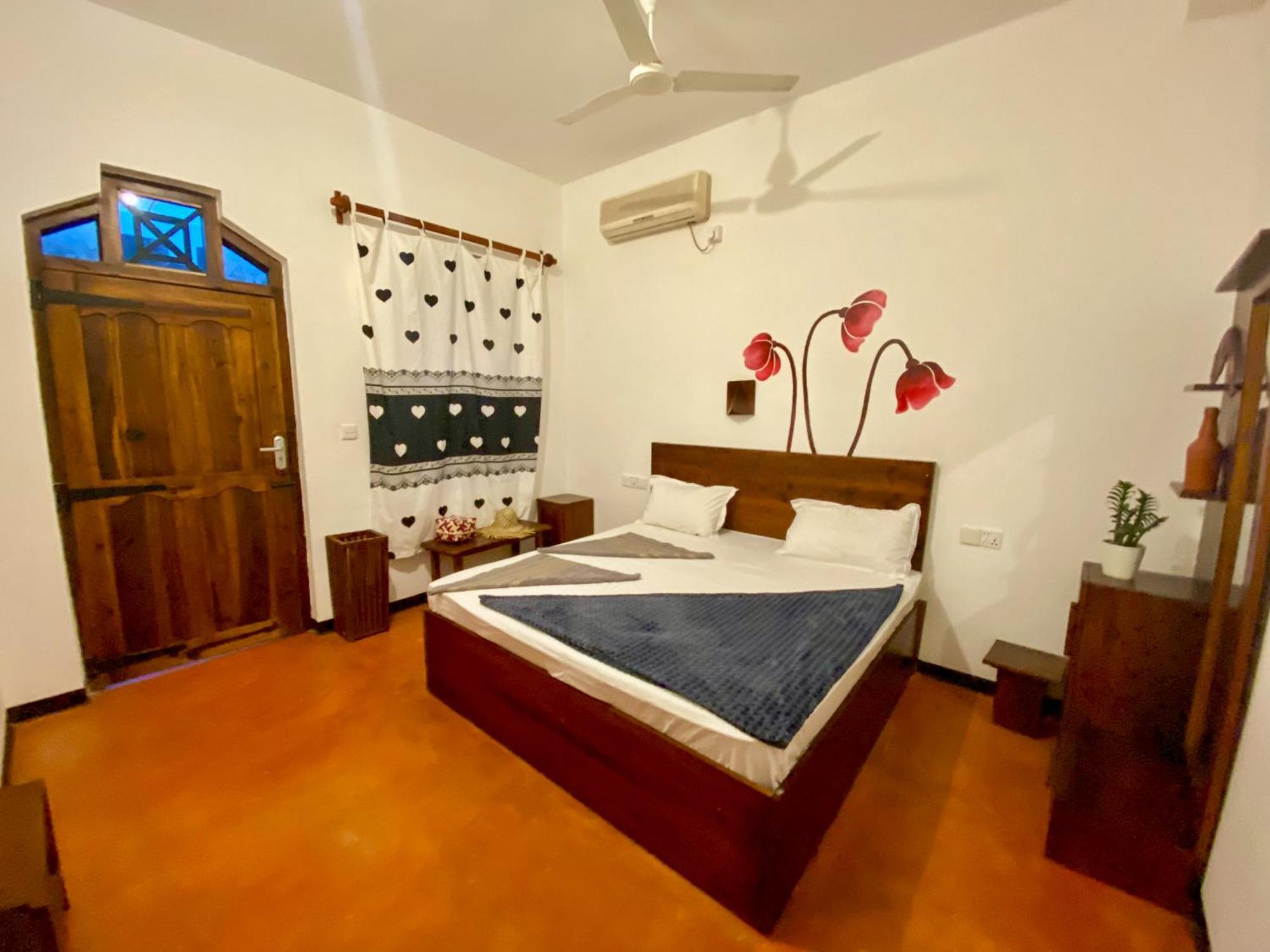 アルガムベイ Surfers Park Arugambay Bed & Breakfast エクステリア 写真