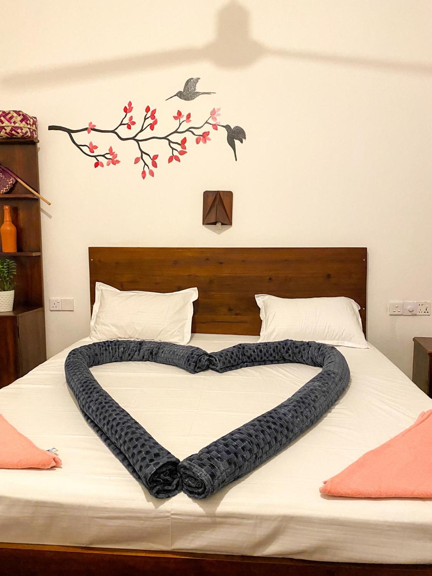 アルガムベイ Surfers Park Arugambay Bed & Breakfast エクステリア 写真