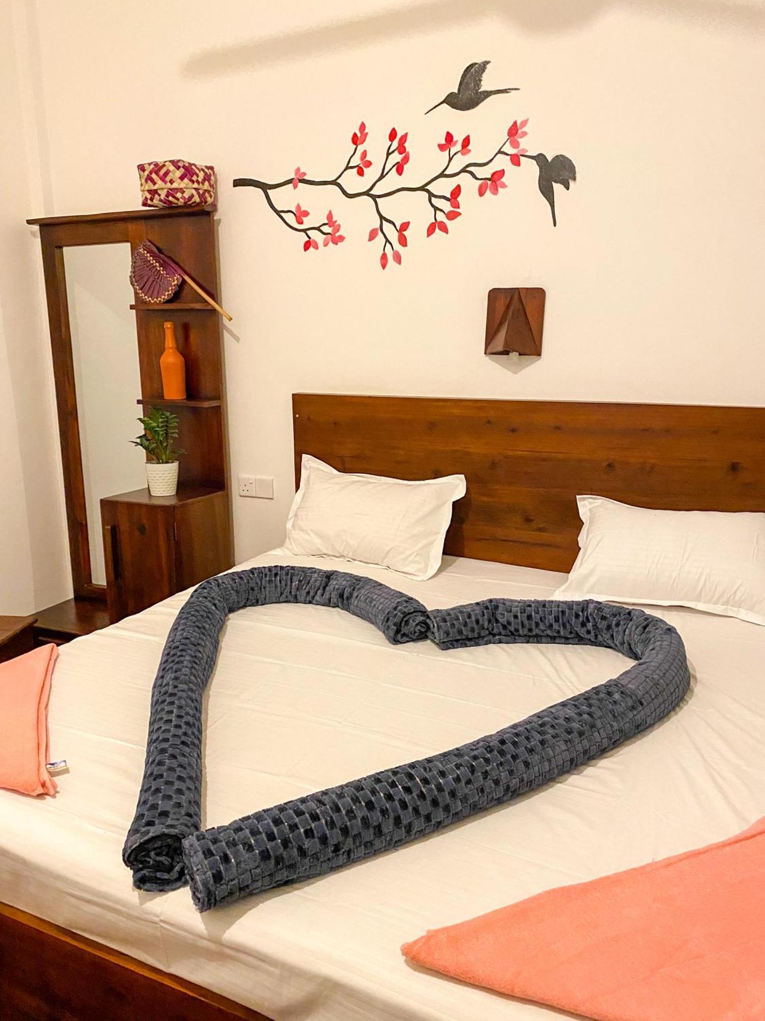 アルガムベイ Surfers Park Arugambay Bed & Breakfast エクステリア 写真